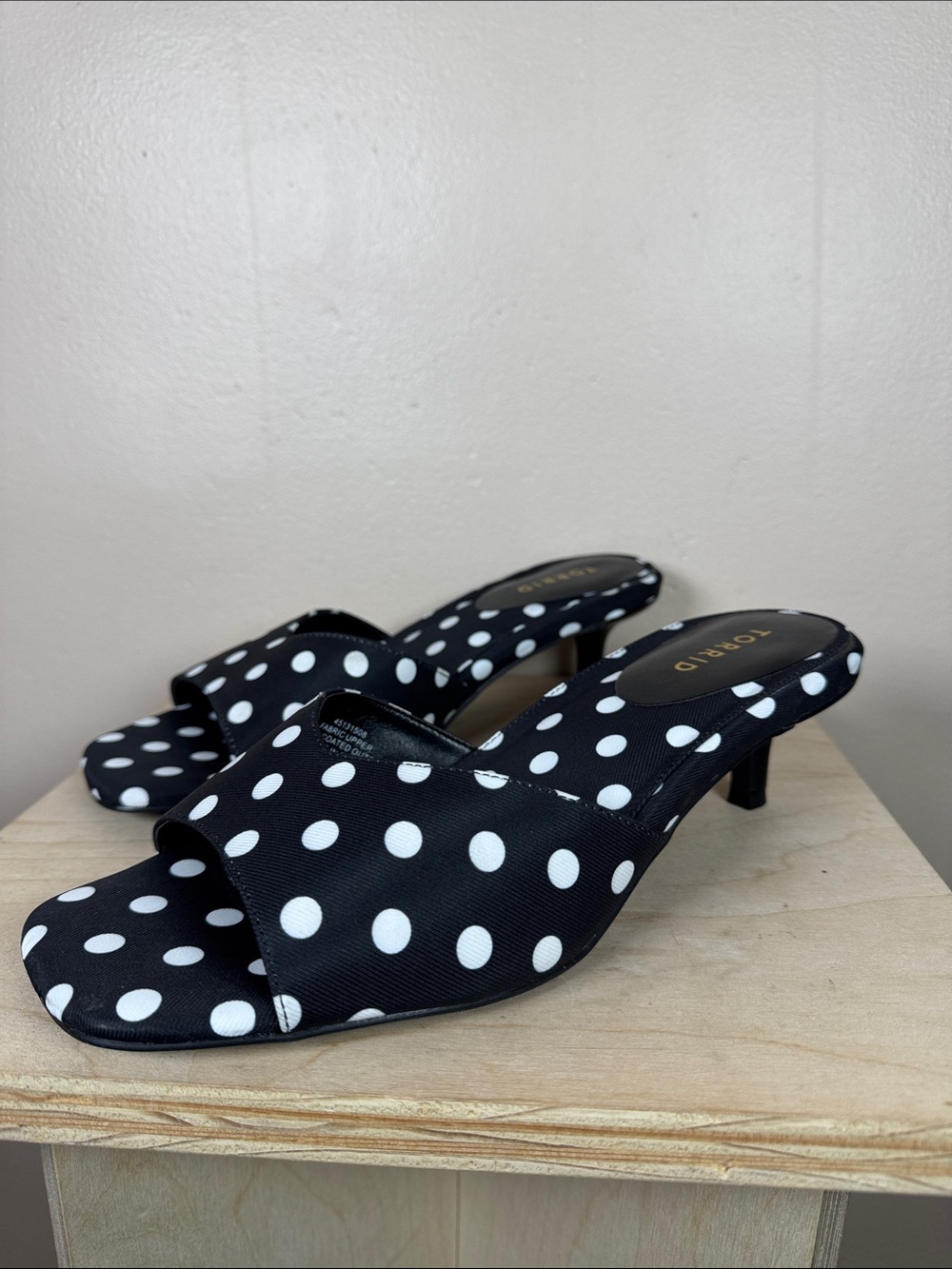 torrid Kitten Heels 10WW Polka Dot Slide Sandals Formal Black White Feminine